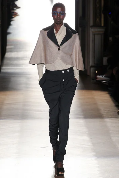 Look 30
